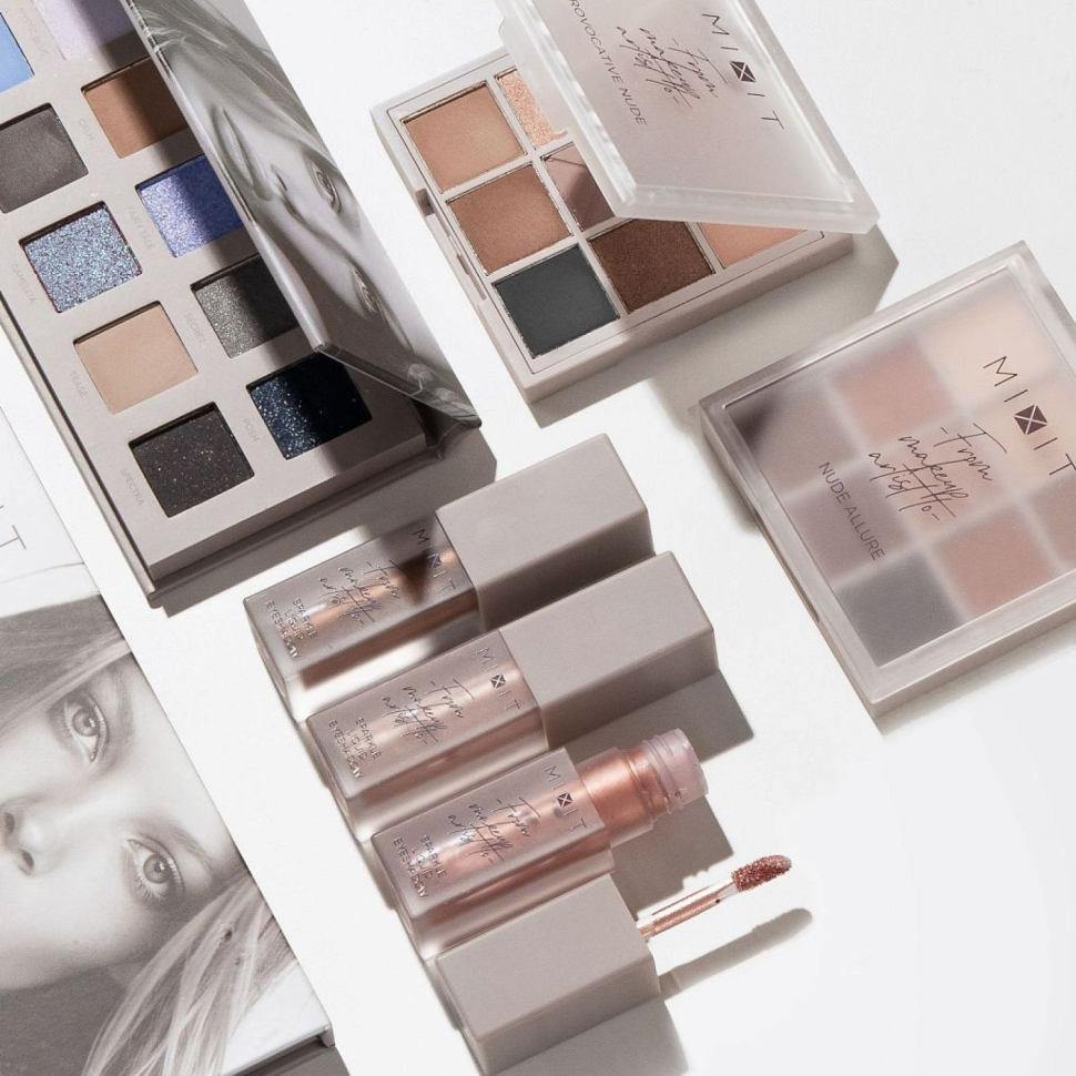 Палетка теней Nude Allurе Make Up, 10 г