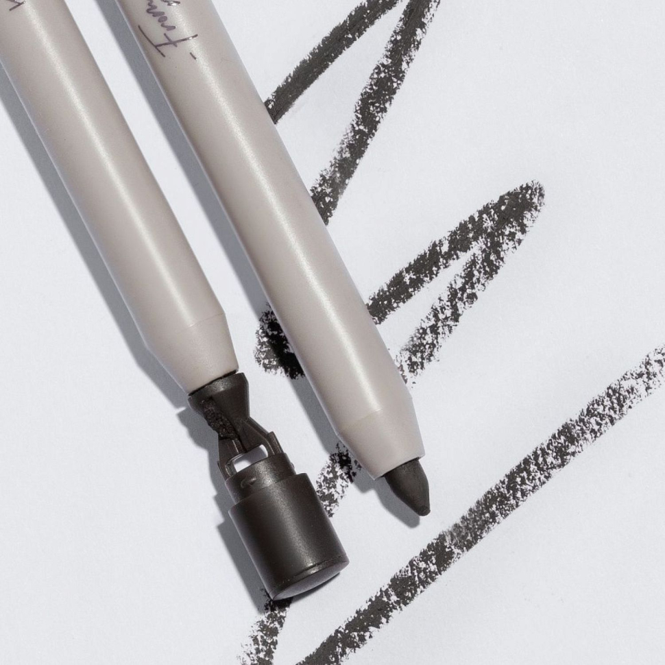 Карандаш каял для глаз Чёрный с кремовой текстурой, с встроенной мини-точилкой, 1 шт